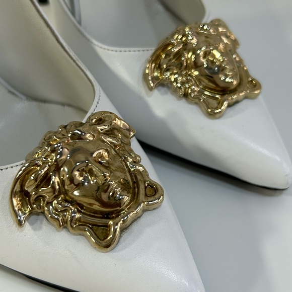 Versace Medusa White Pointed toe pump Heels - Picture 9 of 11